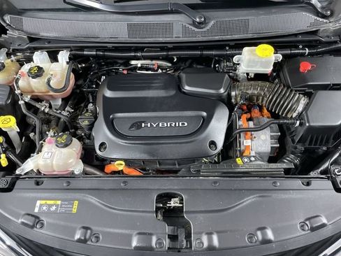 Used 2018 Chrysler Pacifica Limited w/ Advanced Safetytec Group image 48