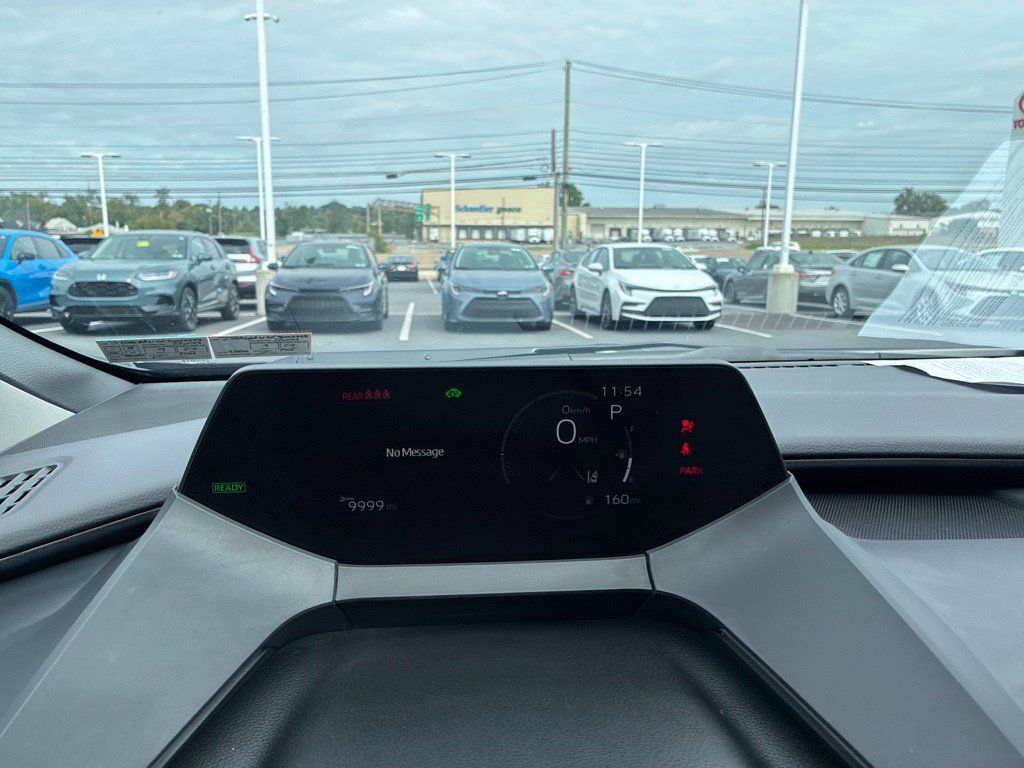 Used 2024 Toyota Prius XLE FWD image 28