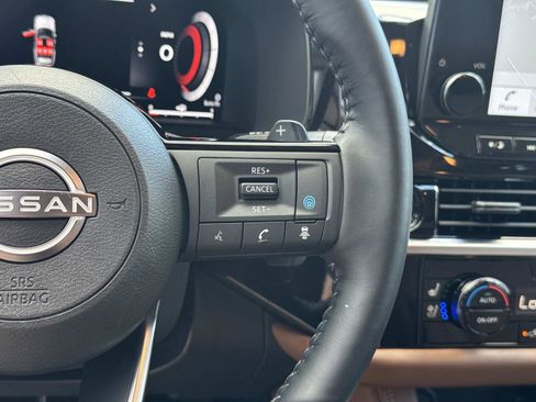 Used 2023 Nissan Pathfinder Platinum image 27