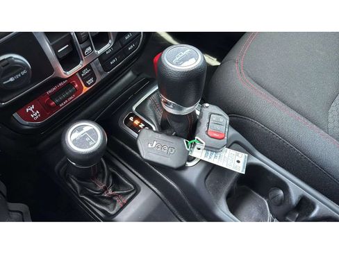Used 2021 Jeep Gladiator Rubicon AWD/4WD image 31