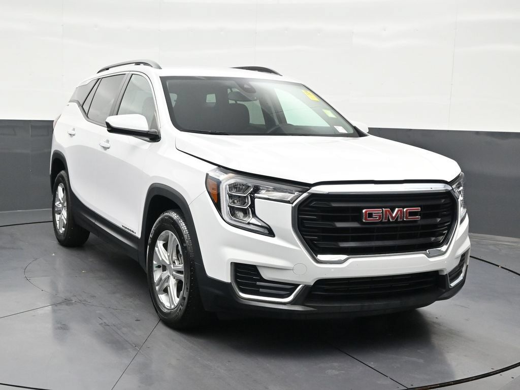 Used 2024 GMC Terrain SLE w/ Driver Convenience Package FWD image 8