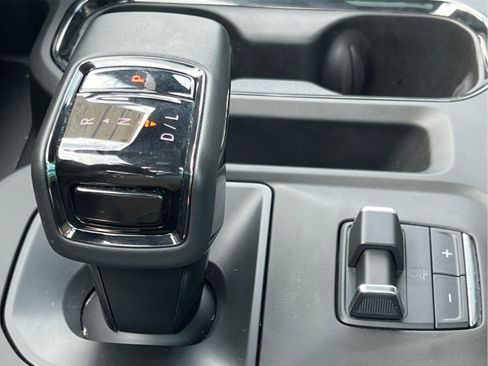 Used 2024 GMC Sierra 1500 AT4 w/ Technology Package AWD/4WD image 50