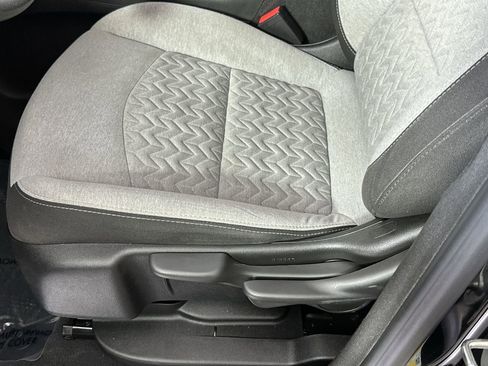 Used 2022 Chevrolet Equinox LS image 12