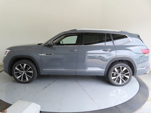 New 2026 Volkswagen Atlas SEL Premium R-Line AWD/4WD image 4