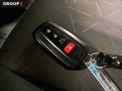 Used 2019 Toyota RAV4 XLE w/ Convenience Package AWD/4WD image 15