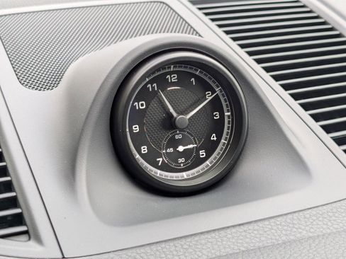 Certified 2025 Porsche Macan image 21