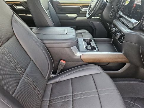 Used 2024 Chevrolet Silverado 2500 High Country w/ Technology Package AWD/4WD image 15