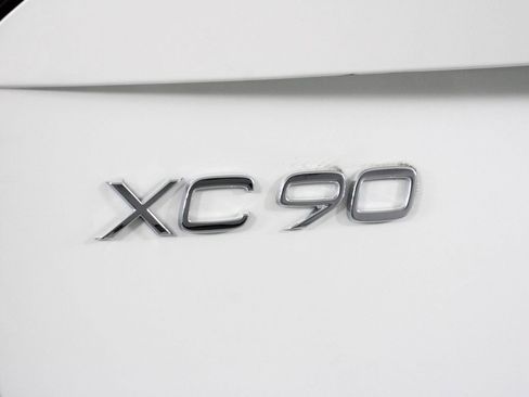 New 2026 Volvo XC90 B5 Plus w/ Protection Package image 16