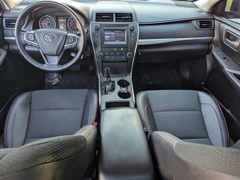 Used 2017 Toyota Camry SE image 16