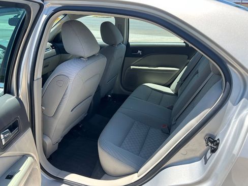 Used 2010 Ford Fusion SE FWD image 19