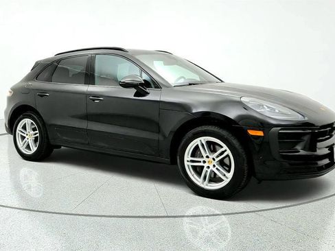 Used 2023 Porsche Macan AWD/4WD image 3