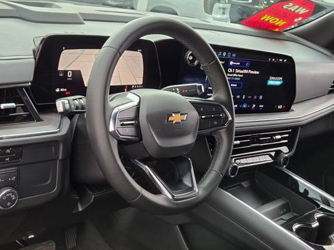 Certified 2025 Chevrolet Suburban LS RWD image 15