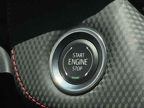 Used 2025 Chevrolet Equinox RS w/ Safety and Technology Package FWD image 24