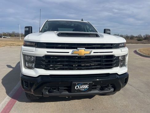 Used 2025 Chevrolet Silverado 2500 Custom w/ Custom Value Package image 2