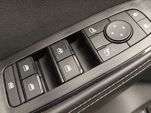 Used 2021 Nissan Rogue S FWD image 27