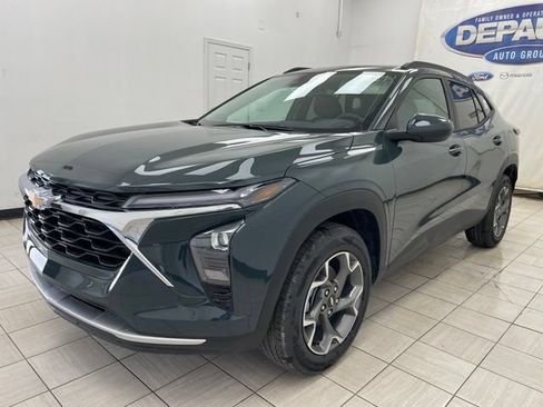 New 2026 Chevrolet Trax LT w/ Driver Confidence Package FWD image 16