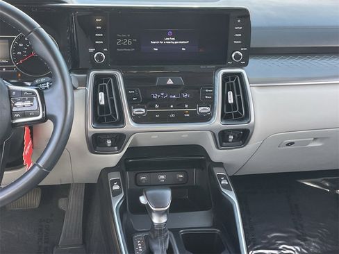 Certified 2022 Kia Sorento S image 14