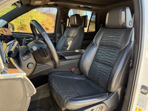 Used 2021 Cadillac Escalade Premium Luxury Platinum image 14