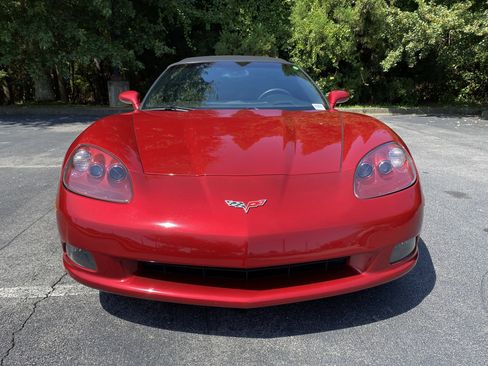 Used 2005 Chevrolet Corvette Convertible w/ Preferred Equipment Group RWD image 3