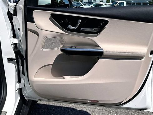 Used 2026 Mercedes-Benz GLC 300 4MATIC image 19