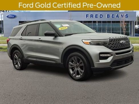 Certified 2022 Ford Explorer XLT w/ Equipment Group 202A AWD/4WD image 1