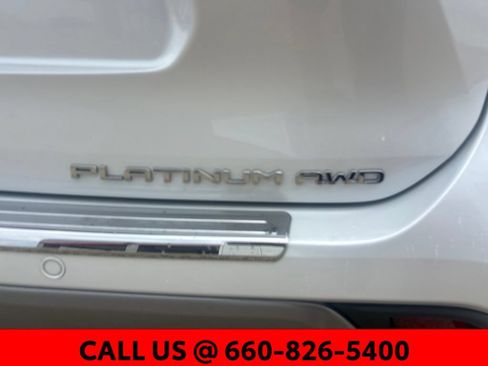 Certified 2024 Toyota Highlander Platinum AWD/4WD image 16