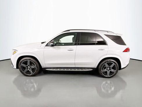 Used 2025 Mercedes-Benz GLE 450 4MATIC w/ AMG Line Exterior image 4
