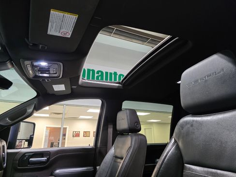 Used 2021 GMC Sierra 2500 Denali w/ Denali Black Diamond Edition image 23