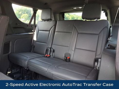 Used 2025 Chevrolet Suburban Z71 AWD/4WD image 21