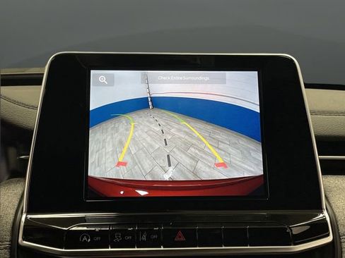 New 2025 Jeep Compass Latitude w/ Sun & Sound Group image 10