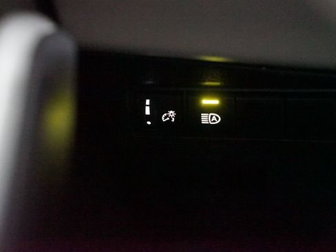 Certified 2025 Toyota Corolla Cross L image 22