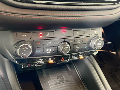 Used 2022 Dodge Durango R/T AWD/4WD image 16