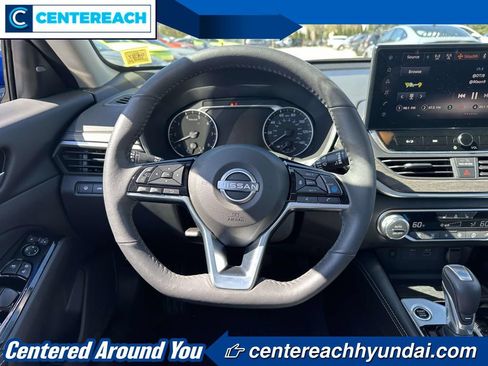 Used 2025 Nissan Altima 2.5 SL FWD image 13