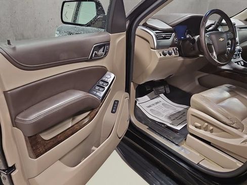 Used 2017 Chevrolet Suburban LT AWD/4WD image 12