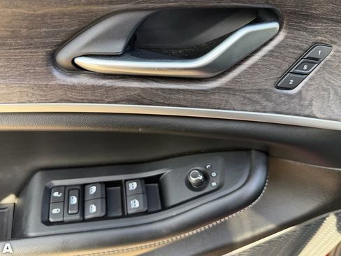 Certified 2023 Jeep Grand Cherokee Limited w/ Black Appearance Package AWD/4WD image 23