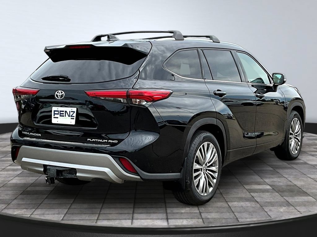 Used 2021 Toyota Highlander Limited AWD/4WD image 7