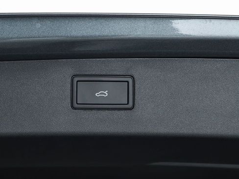 New 2026 Volkswagen Tiguan SE R-Line image 30