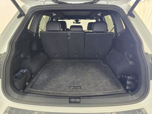 Used 2022 Volkswagen Tiguan SEL R-Line image 22