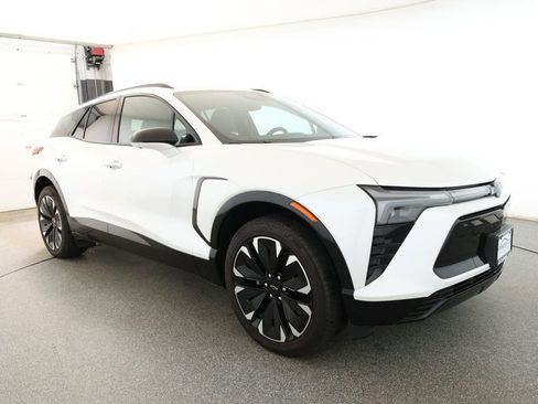 Used 2024 Chevrolet Blazer EV RS image 3