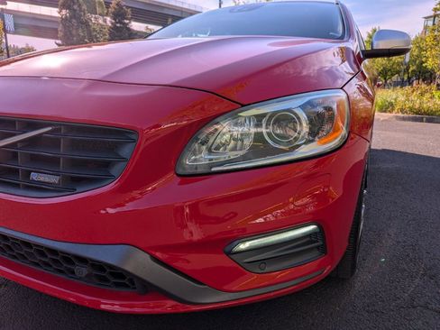 Used 2015 Volvo V60 T6 R-Design Platinum image 23