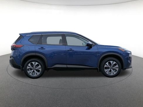 Used 2021 Nissan Rogue SV image 4