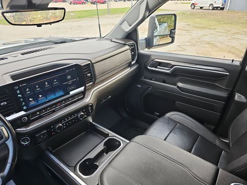 Used 2024 Chevrolet Silverado 2500 LTZ w/ LTZ Plus Package AWD/4WD image 33