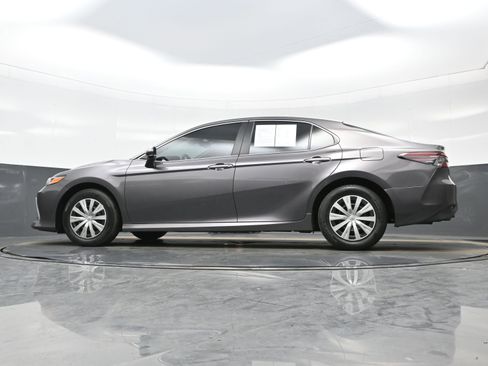 Used 2023 Toyota Camry LE image 29