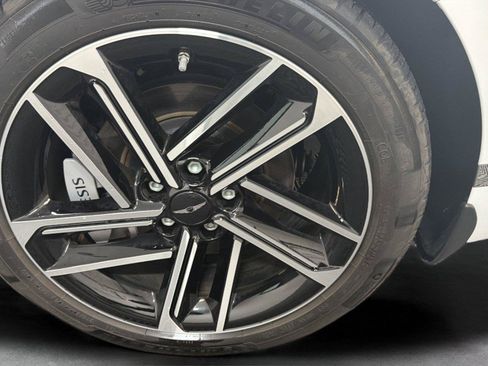 Used 2025 Genesis G80 2.5T Advanced AWD/4WD image 24