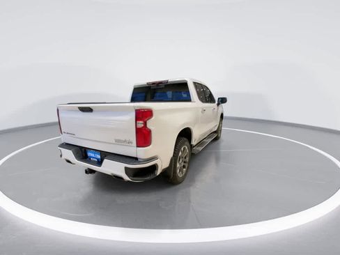 Used 2022 Chevrolet Silverado 1500 High Country w/ Technology Package image 8