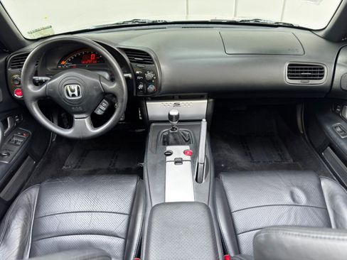 Used 2004 Honda S2000 image 11