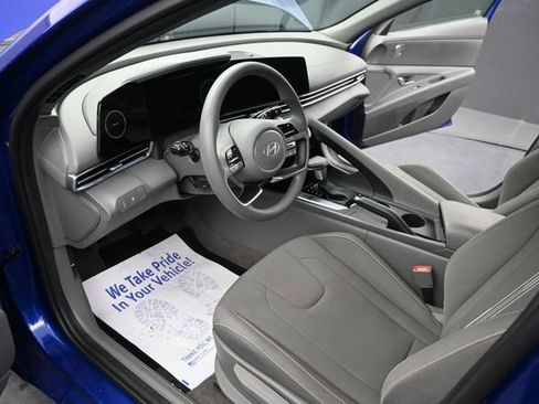 Used 2024 Hyundai Elantra SEL FWD image 9
