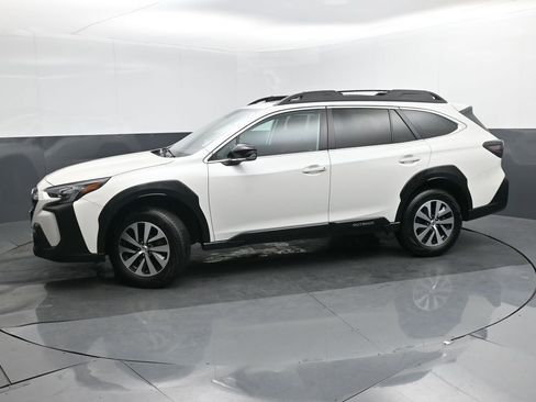 Used 2024 Subaru Outback Premium image 2