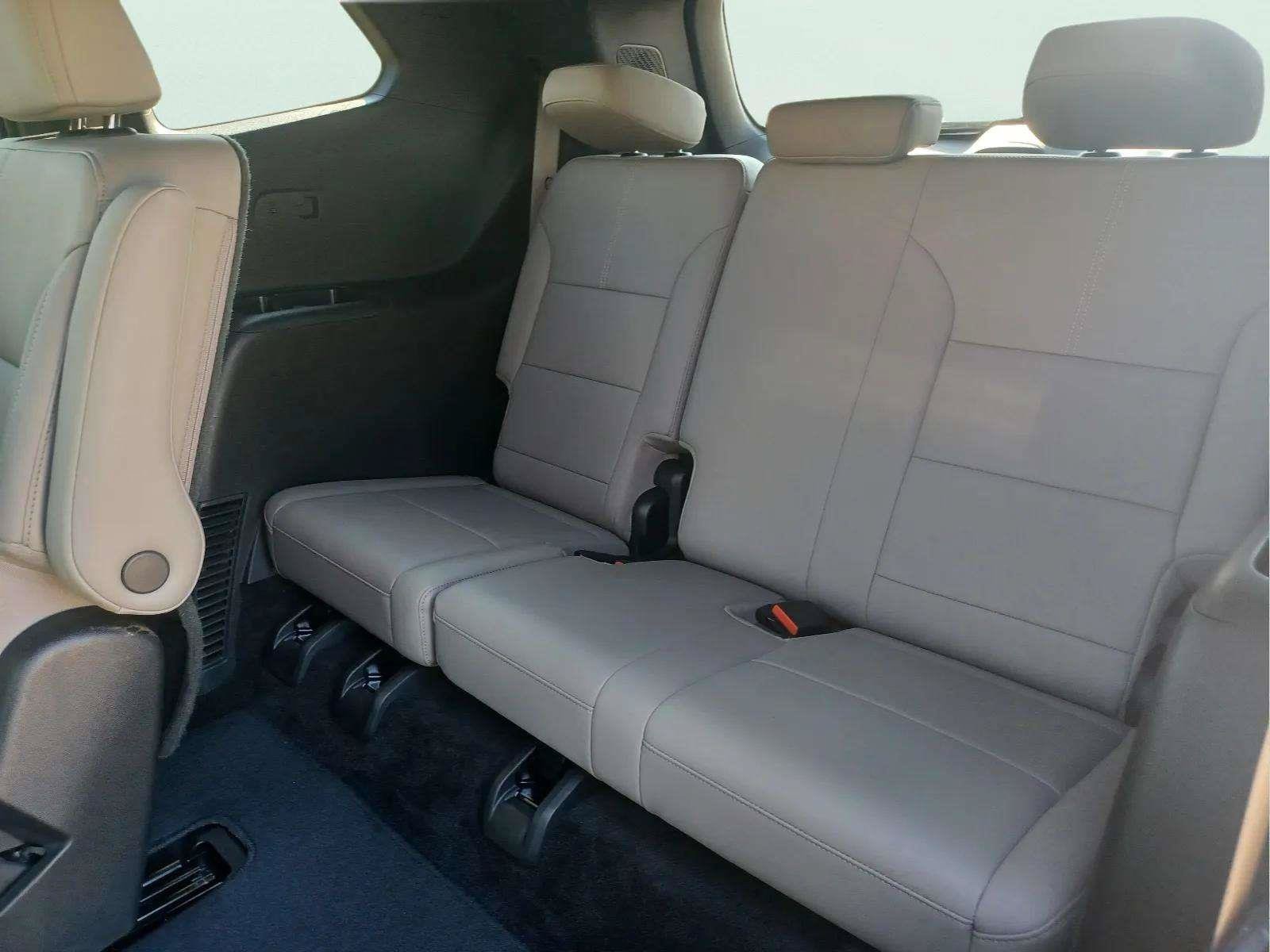 Used 2026 GMC Acadia AWD Elevation w/ Elevation Premium Package image 12