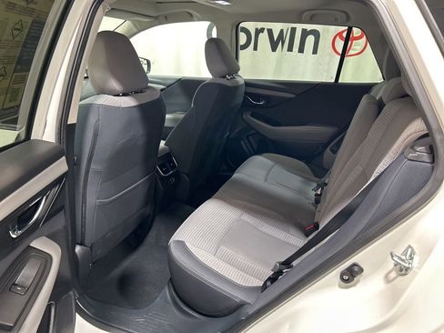Used 2025 Subaru Outback Premium AWD/4WD image 18